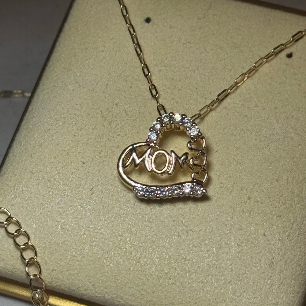 Crystal Heart “MOM” Pendant 14k Gold overlay Necklace Made W/ Swarovski Crystals - Picture 6 of 10